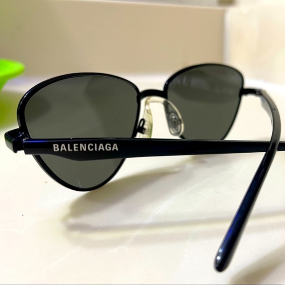 [AUTHENTIC] Balenciaga Black Sunglasses